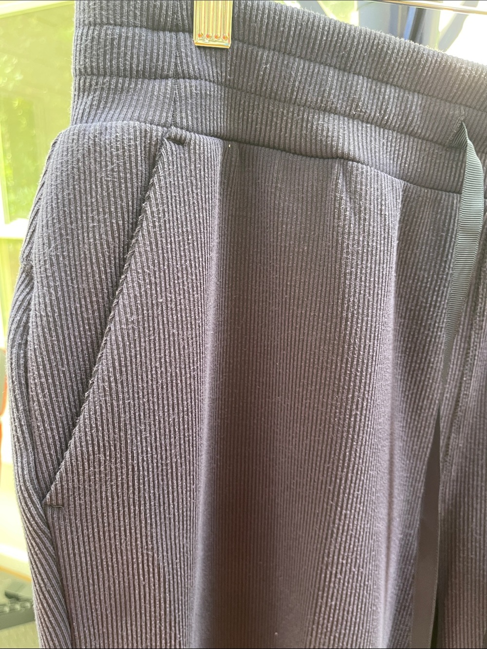 Livi Active Navy Short-Sleeve Shirt & Drawstring Cropped Pants - Picture 8 of 11